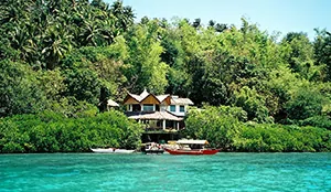 Burrells Waterfront Villa and Yacht Charter Holiday Package